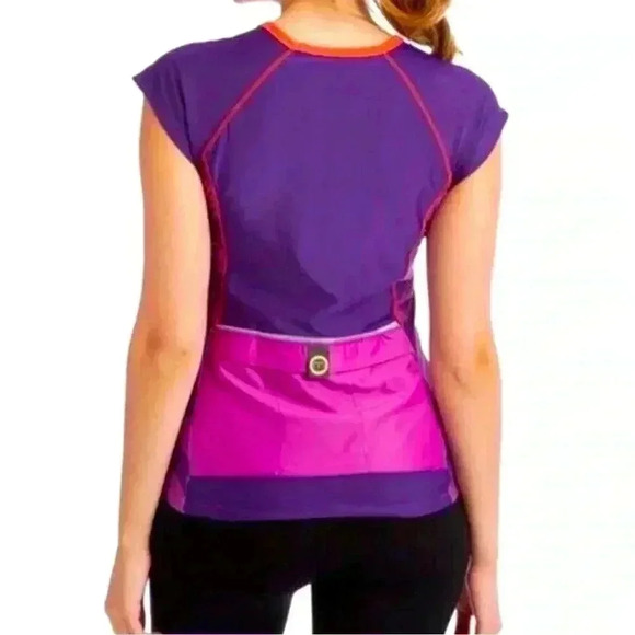 MOXIE Cycling Medium Iris Color Block Print Tee NEW
NWT - Picture 2 of 5